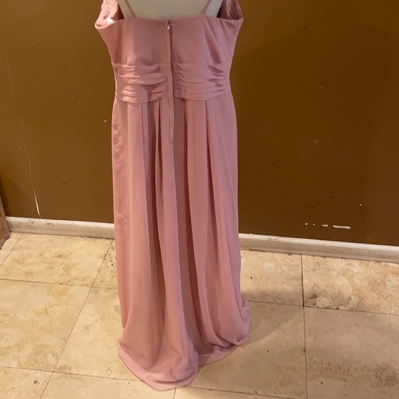 Formal mauve pink long dress. Size 20 Tailored. So it fits more like an 18 - Picture 7 of 8